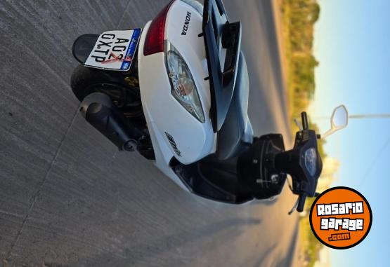 Motos - Honda Elite 2017 Nafta 21000Km - En Venta