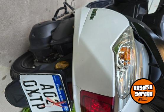 Motos - Honda Elite 2017 Nafta 21000Km - En Venta