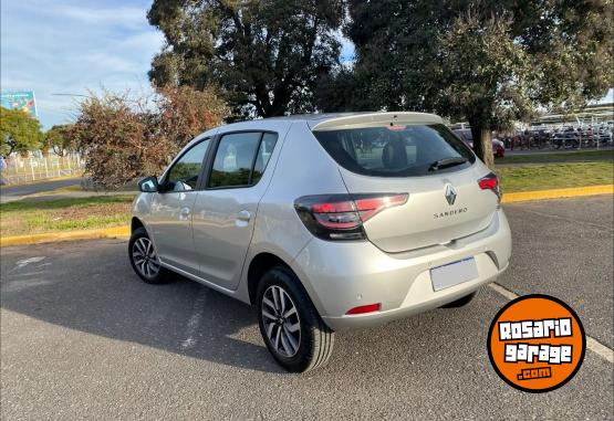 Autos - Renault Sandero 2023 Nafta 18000Km - En Venta