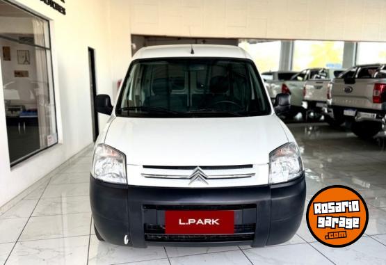 Utilitarios - Citroen BERLINGO FURGON COMFORT 2022 GNC 12000Km - En Venta