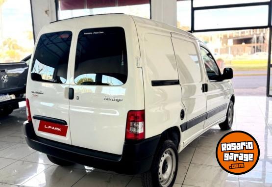 Utilitarios - Citroen BERLINGO FURGON COMFORT 2022 GNC 12000Km - En Venta