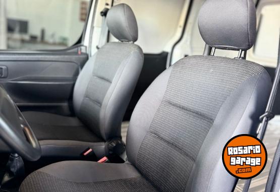 Utilitarios - Citroen BERLINGO FURGON COMFORT 2022 GNC 12000Km - En Venta