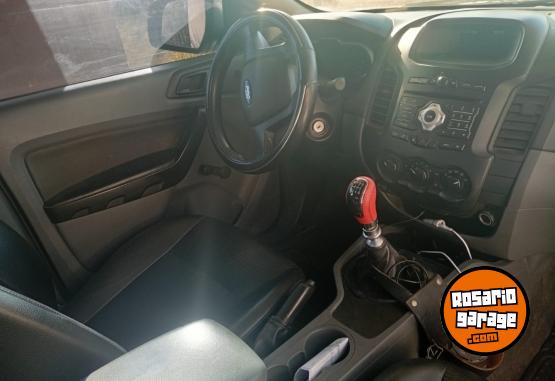 Camionetas - Ford XLS SAFETY 2.2 DIESEL 2013 Diesel 205000Km - En Venta