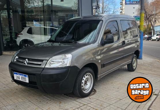 Utilitarios - Citroen BERLINGO MIXTO 5 AS 2020 Diesel 115000Km - En Venta