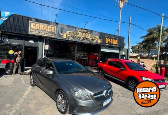 Autos - Mercedes Benz A200 2017 Nafta 120000Km - En Venta