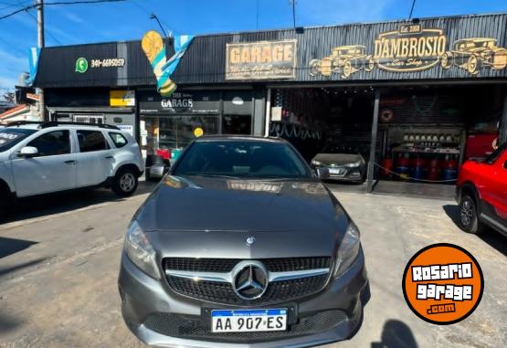 Autos - Mercedes Benz A200 2017 Nafta 120000Km - En Venta