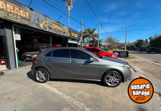 Autos - Mercedes Benz A200 2017 Nafta 120000Km - En Venta