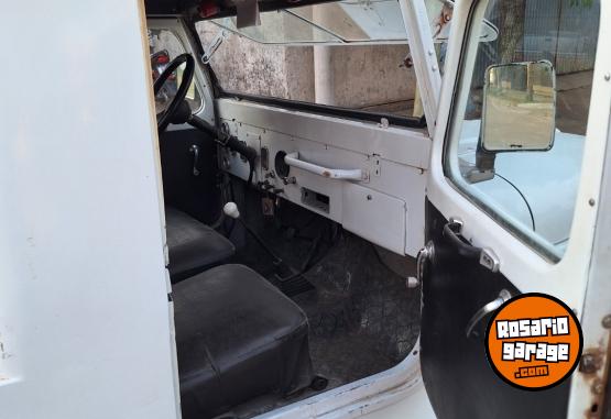 Camionetas - Jeep pick up 1983 Nafta 11111Km - En Venta