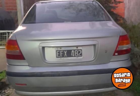 Autos - Fiat SIENA FIRE 2004 Nafta 300000Km - En Venta