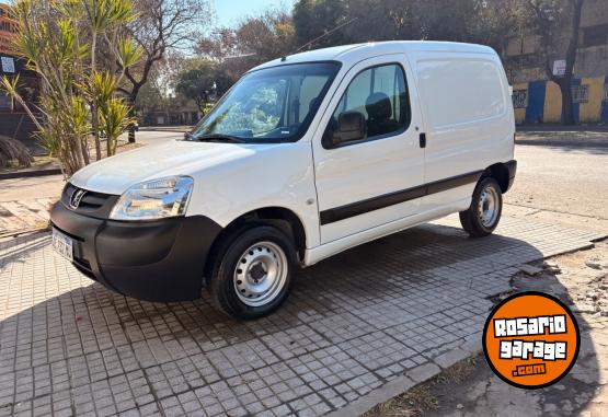 Utilitarios - Peugeot Partner 2021 Diesel 134000Km - En Venta
