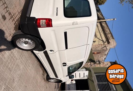 Utilitarios - Peugeot Partner 2021 Diesel 134000Km - En Venta