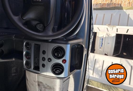 Utilitarios - Peugeot Partner 2021 Diesel 134000Km - En Venta
