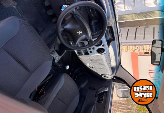 Utilitarios - Peugeot Partner 2021 Diesel 134000Km - En Venta