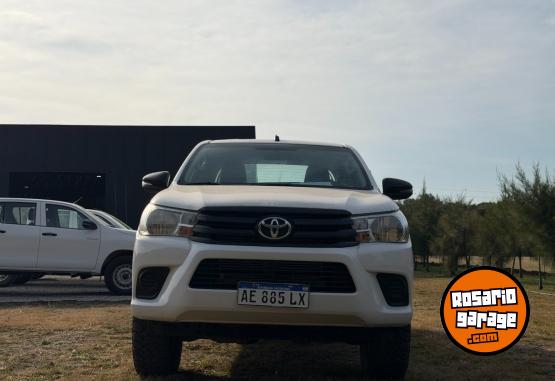 Camionetas - Toyota Hilux 2.4 Sc 4X4 Tdi Dx L 2021 Diesel 112000Km - En Venta