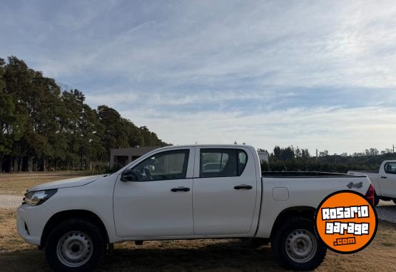Camionetas - Toyota Hilux 2.4 Sc 4X4 Tdi Dx L 2021 Diesel 112000Km - En Venta
