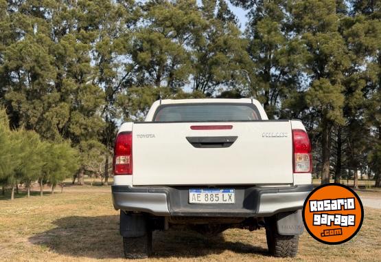 Camionetas - Toyota Hilux 2.4 Sc 4X4 Tdi Dx L 2021 Diesel 112000Km - En Venta