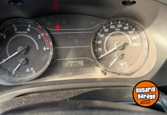 Camionetas - Toyota Hilux 2.4 Sc 4X4 Tdi Dx L 2021 Diesel 112000Km - En Venta