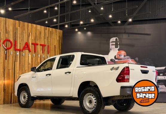 Camionetas - Toyota Hilux 2.4 Sc 4X4 Tdi Dx L 2021 Diesel 112000Km - En Venta