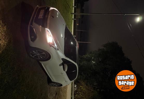 Autos - Peugeot 208 2019 Nafta 93600Km - En Venta