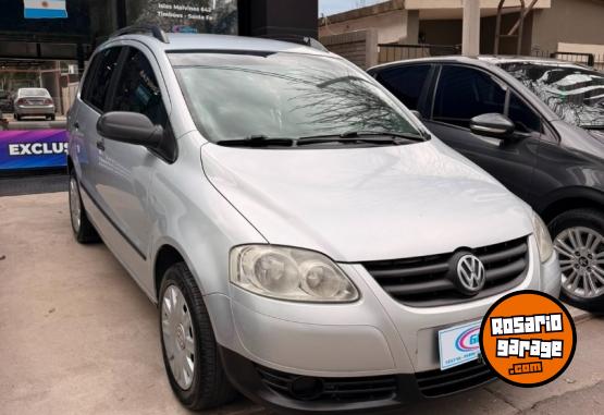 Autos - Volkswagen SURAN TRENDLINE 2010 Nafta 218000Km - En Venta