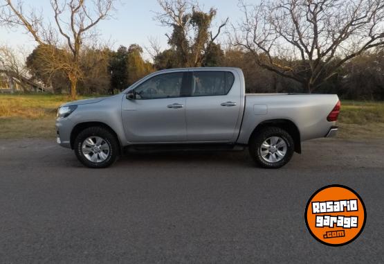 Camionetas - Toyota Hilux SR 4x2 2019 Diesel 95000Km - En Venta