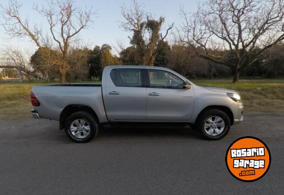 Camionetas - Toyota Hilux SR 4x2 2019 Diesel 95000Km - En Venta