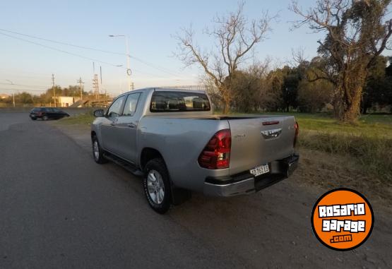 Camionetas - Toyota Hilux SR 4x2 2019 Diesel 95000Km - En Venta