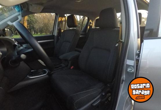 Camionetas - Toyota Hilux SR 4x2 2019 Diesel 95000Km - En Venta