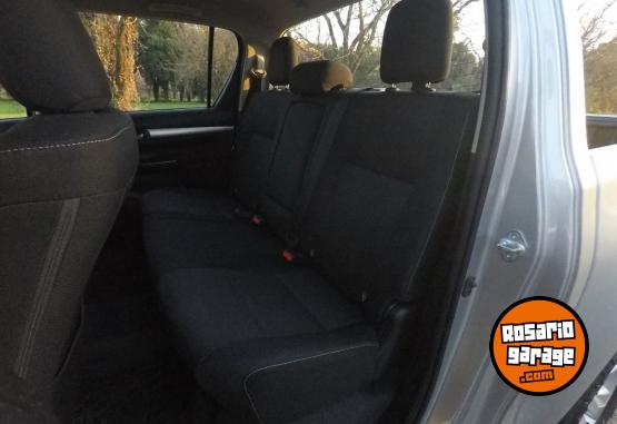 Camionetas - Toyota Hilux SR 4x2 2019 Diesel 95000Km - En Venta