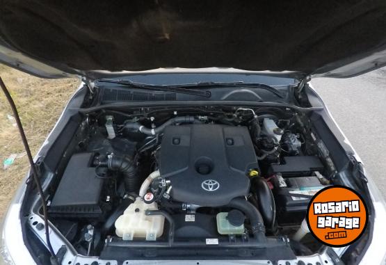 Camionetas - Toyota Hilux SR 4x2 2019 Diesel 95000Km - En Venta