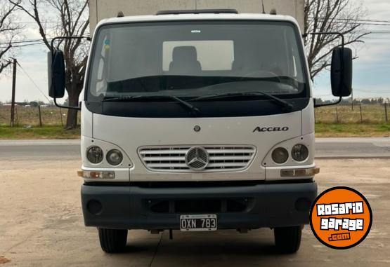 Camiones y Grúas - Vendo o permuto Mercedes Accelo 915C - En Venta