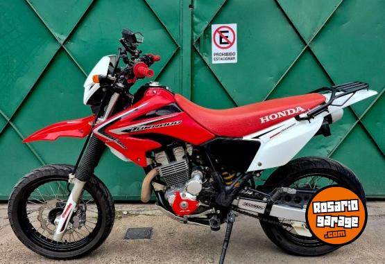 Motos - Honda TORNADO 250 2017 Nafta 23000Km - En Venta