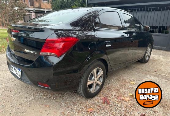 Autos - Chevrolet Prisma LTZ 2017 Nafta 120000Km - En Venta