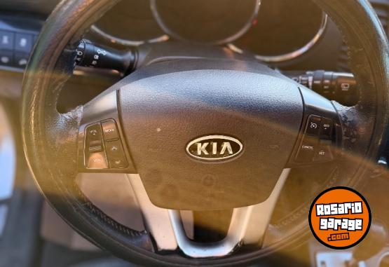 Camionetas - Kia SORENTO 2012 Nafta 200000Km - En Venta