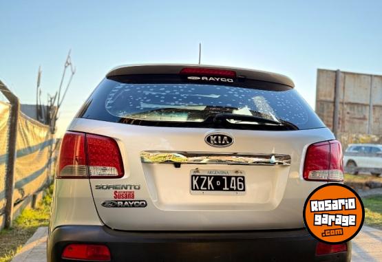 Camionetas - Kia SORENTO 2012 Nafta 200000Km - En Venta