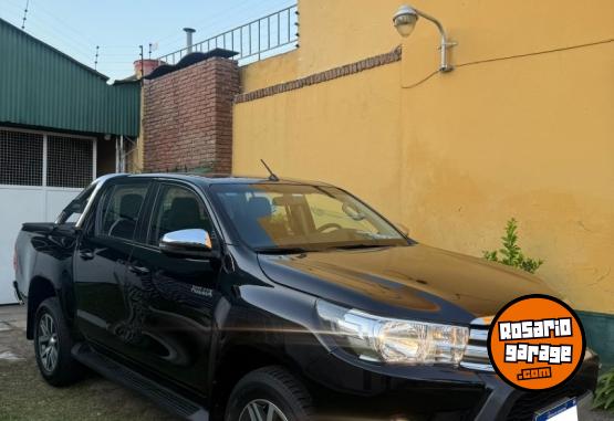 Camionetas - Toyota Hilux srv 2018 Diesel 60000Km - En Venta