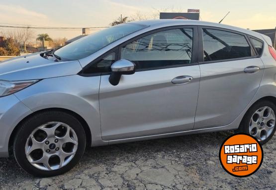 Autos - Ford Fiesta Kin. Des. Titanium 2013 Nafta 196000Km - En Venta