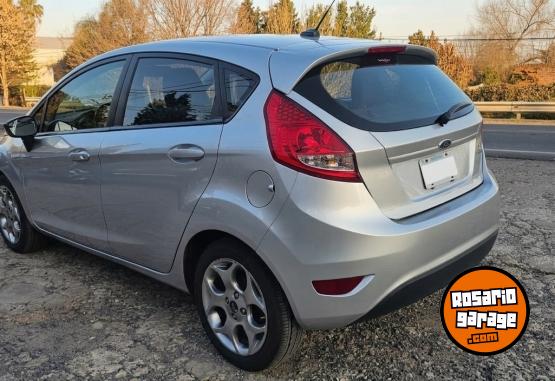 Autos - Ford Fiesta Kin. Des. Titanium 2013 Nafta 196000Km - En Venta