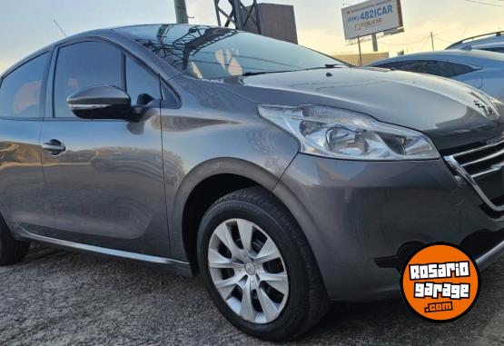 Autos - Peugeot 208 2015 GNC 178000Km - En Venta