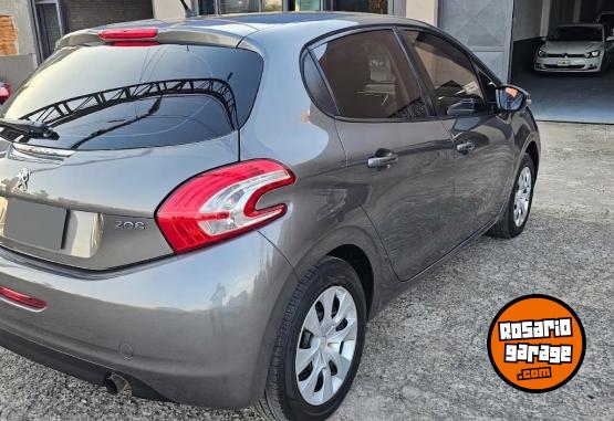 Autos - Peugeot 208 2015 GNC 178000Km - En Venta