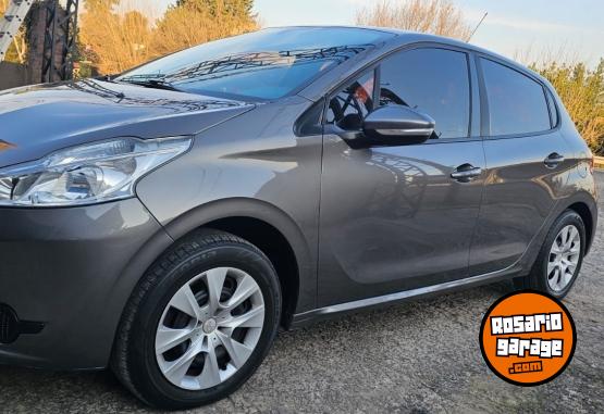 Autos - Peugeot 208 2015 GNC 178000Km - En Venta