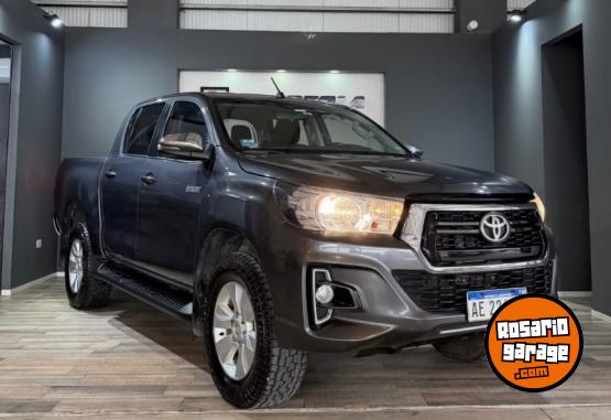 Camionetas - Toyota Hilux SRV D/C 2020 Diesel 124500Km - En Venta