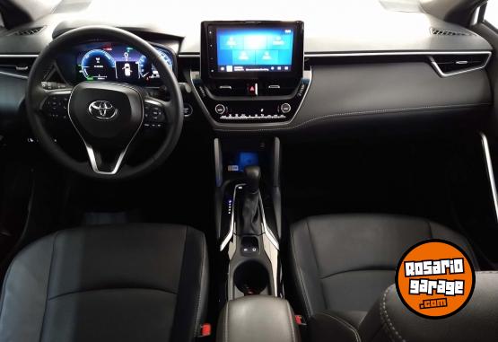 Autos - Toyota Corolla Cross SEG HEV 1.8 2024 Electrico / Hibrido 27000Km - En Venta