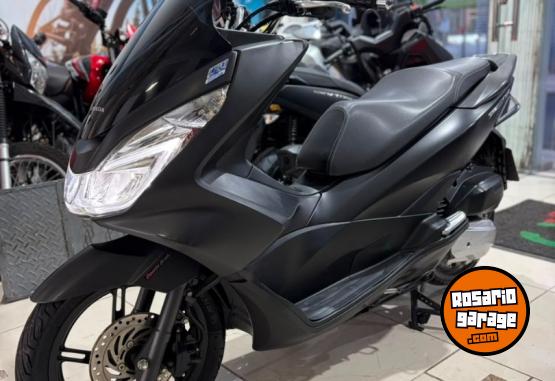 Motos - Honda PCX 150 2017 Nafta 40000Km - En Venta