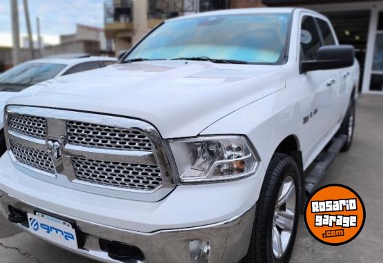 Camionetas - Chrysler Ram 1500 Laramie v8 5.7 H 2015 Nafta 90000Km - En Venta