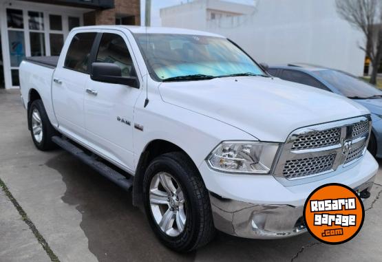 Camionetas - Chrysler Ram 1500 Laramie v8 5.7 H 2015 Nafta 90000Km - En Venta