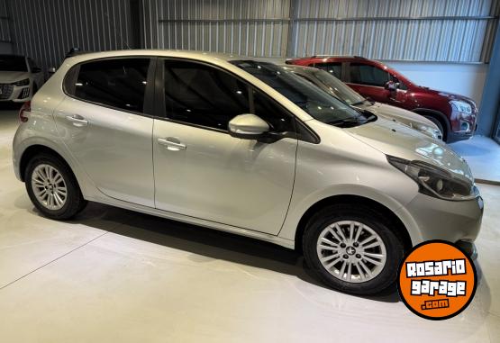Autos - Peugeot 208 allure 2018 Nafta 94000Km - En Venta