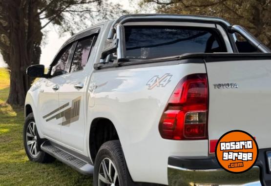 Camionetas - Toyota Hilux srx 2.8 2017 Diesel 160000Km - En Venta