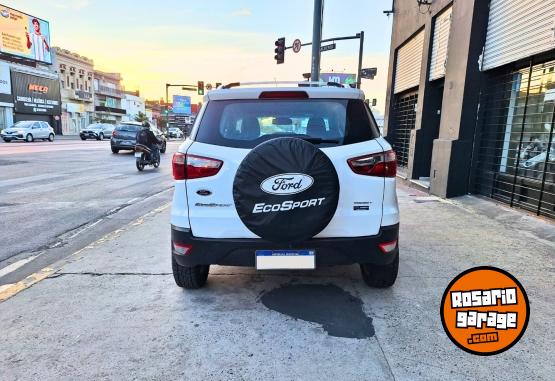 Autos - Ford EcoSport Titanium 2016 Nafta 230000Km - En Venta