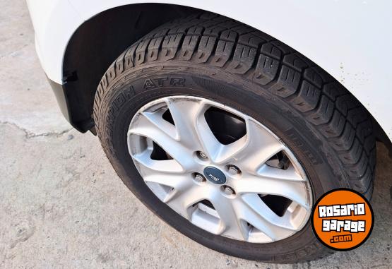 Autos - Ford EcoSport Titanium 2016 Nafta 230000Km - En Venta